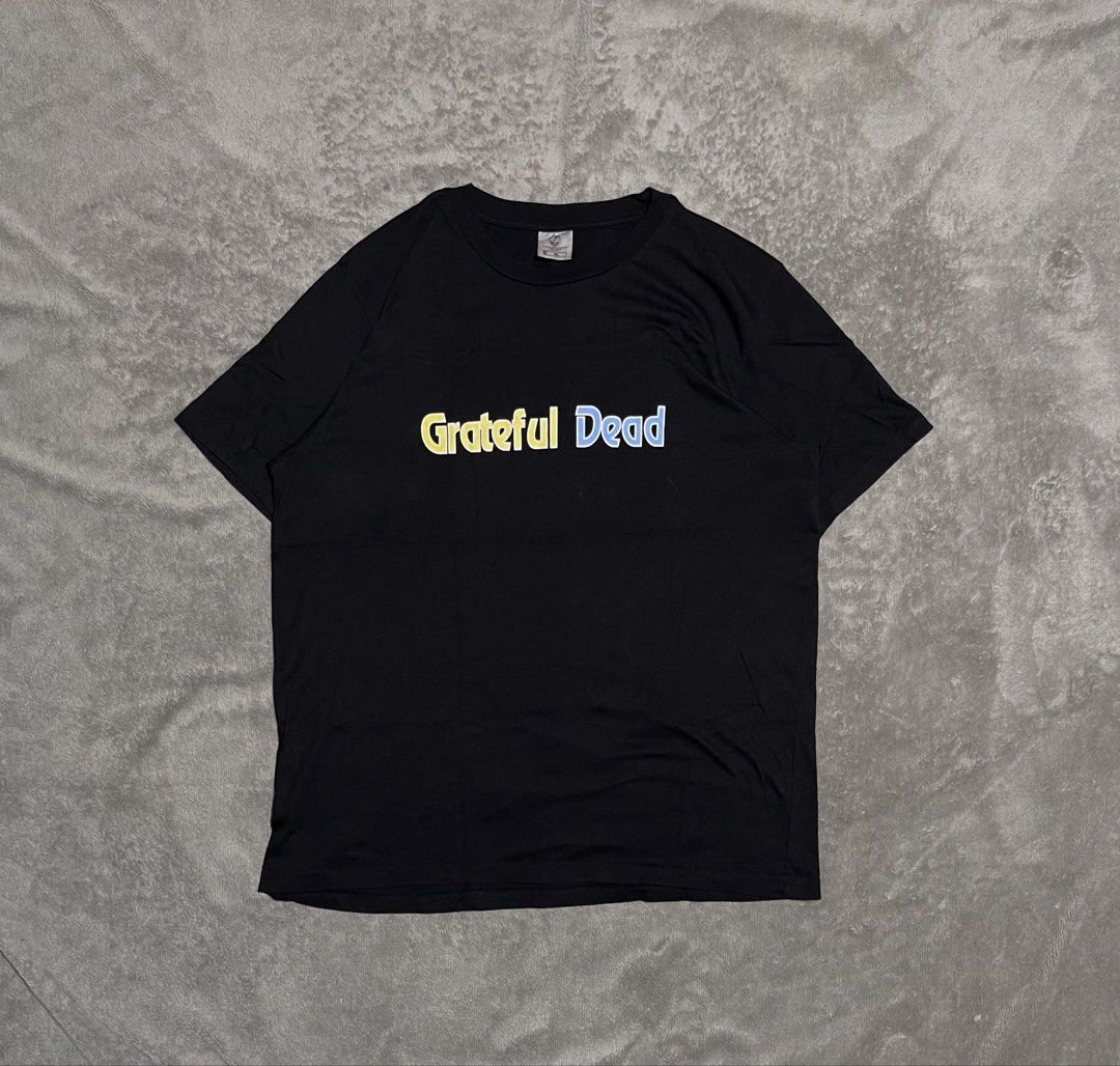 Y2K Grateful Dead band tee/ shirt (Category: Tshirts & Polo Shirts ) located in Davao. Submitted by batz11 (Listing ID 1460084618, Image 1). Description: GRATEFUL DEAD SHIRT Condition: Excellent condition Color rate: 10/10 Dimensions: 22 x 29 22 width/ 29 length NO ISSUE ❌ DAVAO CITY LOCATION📍 CAN SHIP THRU JNT 🚚 DM IF INTERESTED 📥 .