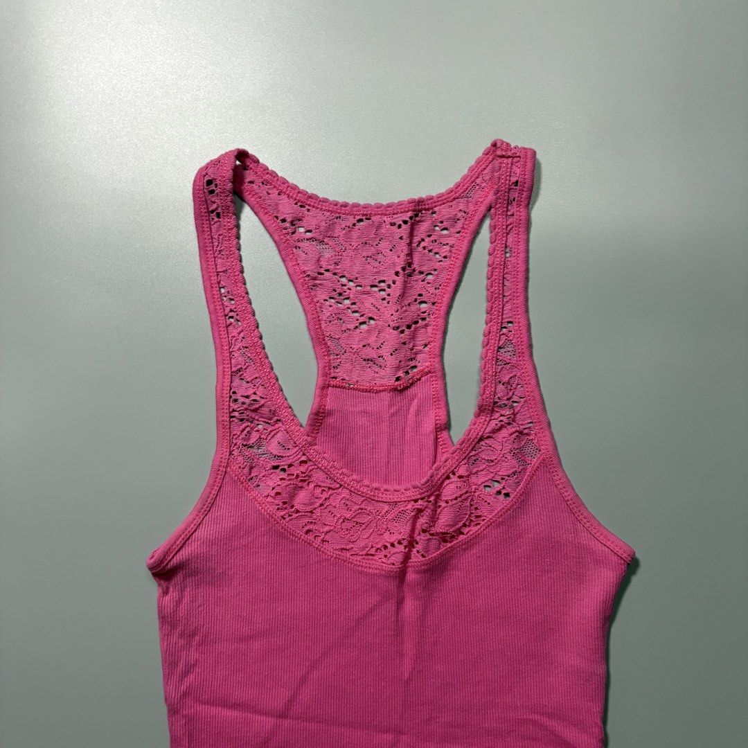 Y2K Hollister Tank Top (Category: Shirts) located in Tayabas. Submitted by tayabaskartell (Listing ID 1460008376, Image 3). Description: .
