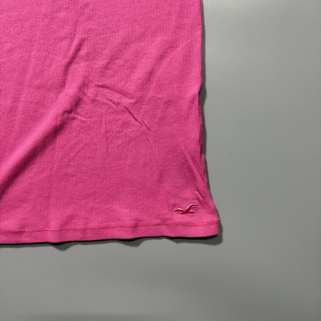 Y2K Hollister Tank Top (Category: Shirts) located in Tayabas. Submitted by tayabaskartell (Listing ID 1460008376, Image 2). Description: .