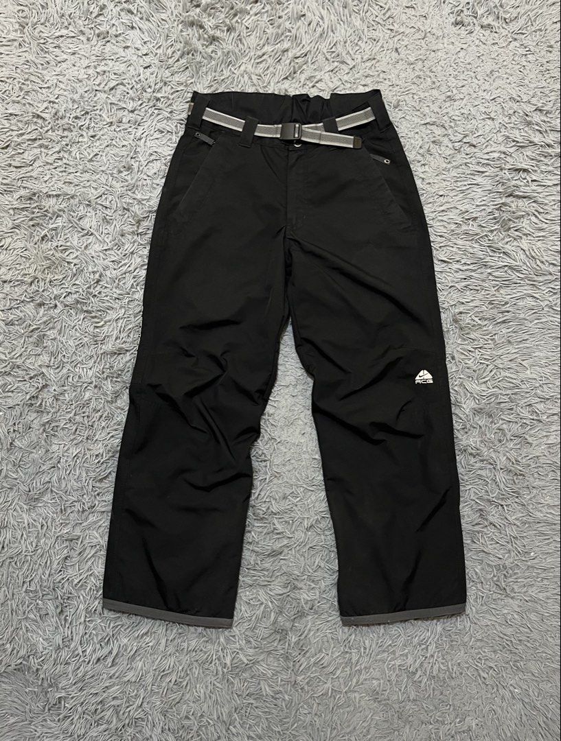 Y2k Nike ACG (All Conditions Gear) Outer Layer 3 Technical Shell Pants Black Thermal Lined (Category: Trousers) located in Baguio. Submitted by feelathome (Listing ID 1460057608, Image 1). Description: Y2k Nike ACG (All Conditions Gear) Outer Layer 3 Technical Shell Pants Black Thermal Lined Tag size: Large Width: 32-38 Length: 42 Shoulder: 14 Sleeves: 11 In good condition 3,850php Free nationwide shipping. Read the description and check all phot