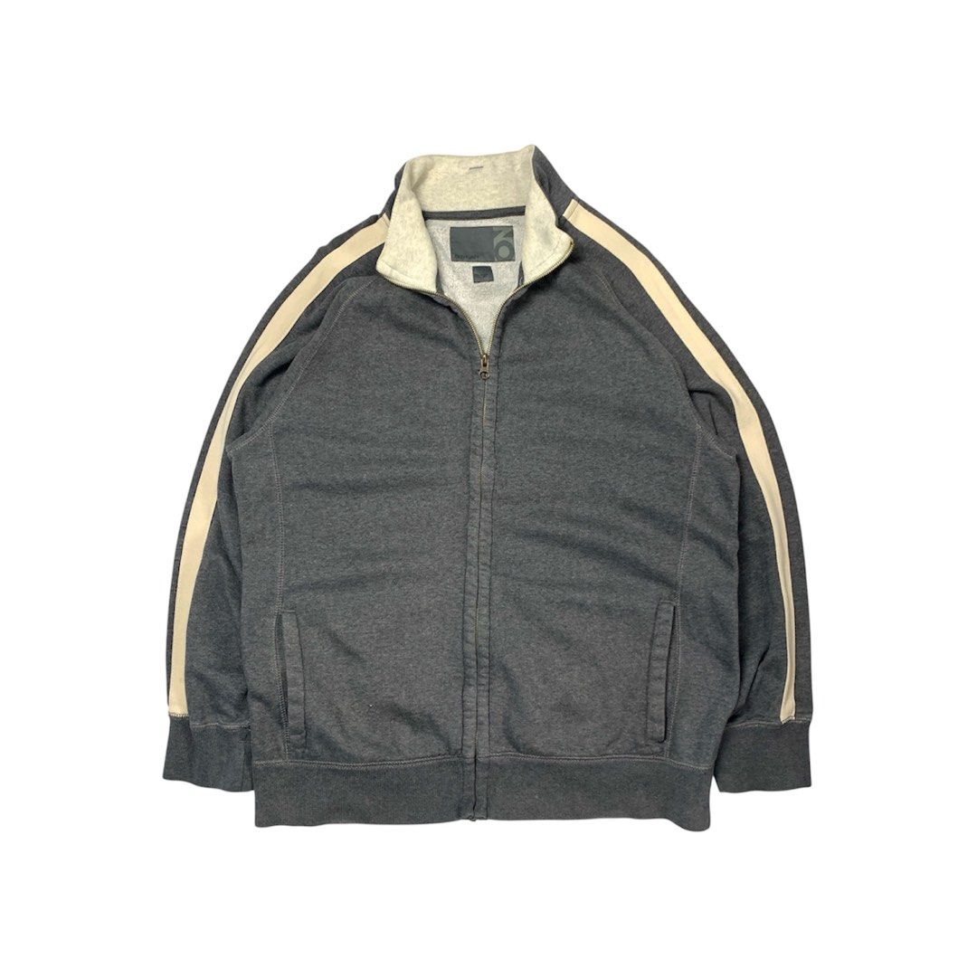 Y2K Old Navy Track Jacket (Category: Coats, Jackets and Outerwear) located in Baguio. Submitted by been.aged_ph (Listing ID 1460020725, Image 1). Description: 𝚂𝚒𝚣𝚎: fits up to L 𝙳𝚒𝚖𝚎𝚗𝚜𝚒𝚘𝚗𝚜: 23 x 29 𝙲𝚘𝚗𝚍𝚒𝚝𝚒𝚘𝚗: Excellent 𝙸𝚜𝚜𝚞𝚎: pin hole & minimal yellowing on neck;not that visible (see last photo for reference) Model Height: 5' 7" .
