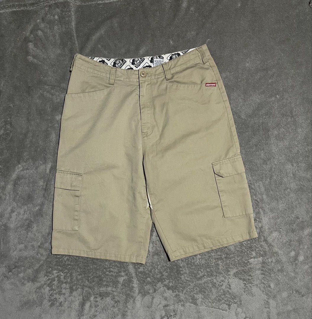 Y2K Vintage Element Burleys Cargo jorts (Category: Shorts) located in Davao. Submitted by batz11 (Listing ID 1460096334, Image 2). Description: VTG ELEMET BURLEYS CARGO SHORTS Condition: Very good condition Color rate: 9.8/10 Dimensions: Size - 33 Length - 26 Hem - 12 Issue: Minimal scratch only, barely visible (check last photo for reference) DAVAO CITY LOCATION 📍 CAN SHIP THRU J&T 🚚 DM IF INTERESTED 📥.