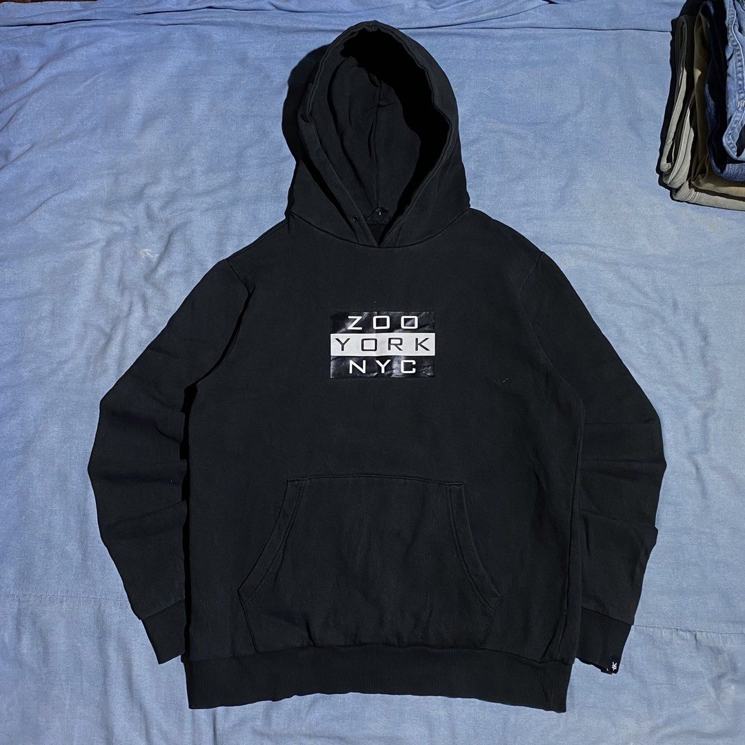 Y2K ZOO YORK SPELL OUT BOX LOGO | PULL OVER (Category: Coats, Jackets and Outerwear) located in General Santos City (Dadiangas). Submitted by project.fromera (Listing ID 1460091259, Image 1). Description: ZOO YORK HOOD 29.5x25 L-XL Excellent condition .