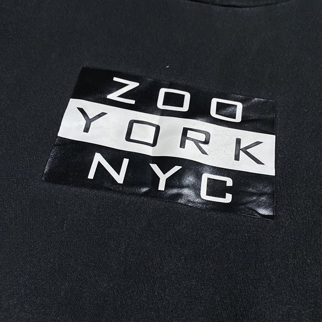 Y2K ZOO YORK SPELL OUT BOX LOGO | PULL OVER (Category: Coats, Jackets and Outerwear) located in General Santos City (Dadiangas). Submitted by project.fromera (Listing ID 1460091259, Image 2). Description: ZOO YORK HOOD 29.5x25 L-XL Excellent condition .