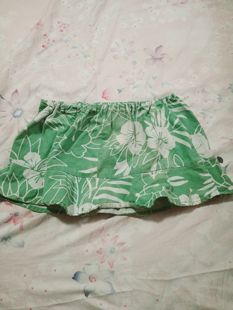 Y2k/Whimsy Floral Green Matching Set (Category: Sets or Coordinates) located in Marikina City. Submitted by lulu.thrfts (Listing ID 1460004681, Image 3). Description: perfect for beach/swimming cover up 🛍size:xs-s 🛍MOD:J&T 🛍MOP:Gcash 🛍Handmade!! so don't expect proffesional quality. may have loose threads, raw edges, etc..