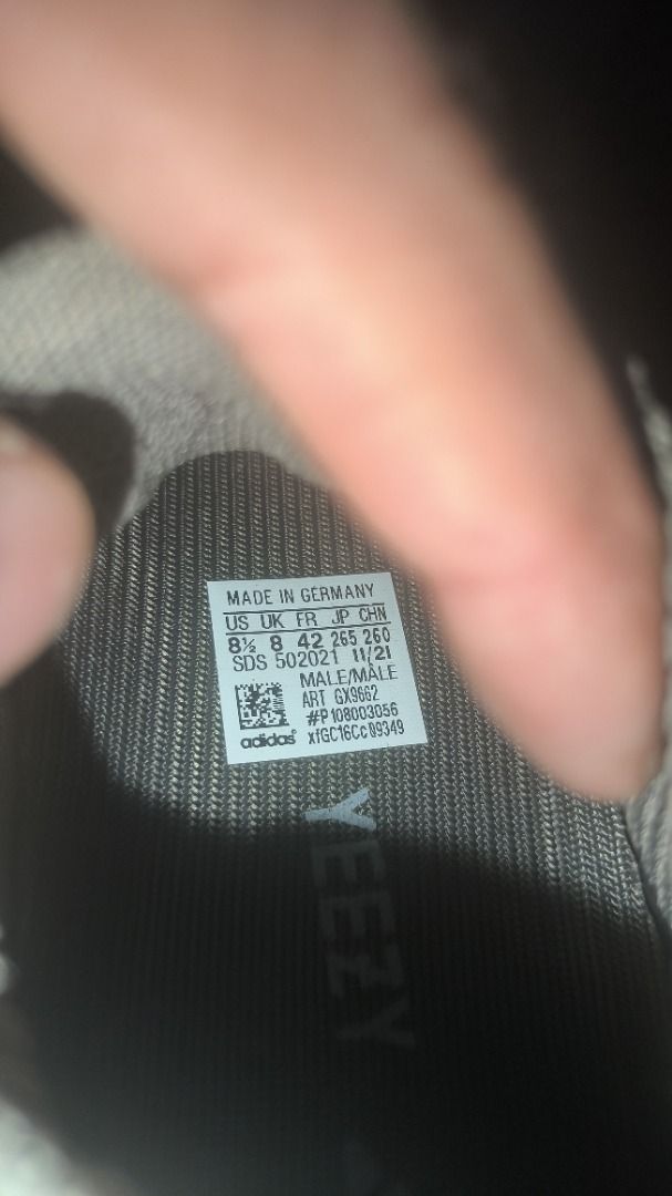 Yeezy Boost 450 (Category: Dress Shoes) located in Caloocan City. Submitted by gerald.av (Listing ID 1459977291, Image 2). Description: ORIGINAL.