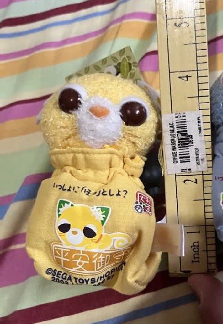 Yellow cat pocket (SALE) (Category: Character Goods) located in Paranaque City. Submitted by bonsaiart (Listing ID 1460022950, Image 3). Description: Brandnew 75”(fixed) +sf Payment via GCASH or paymaya No to meetup No to cop / cod Shipping via j&t only No breaking of set or bundle.