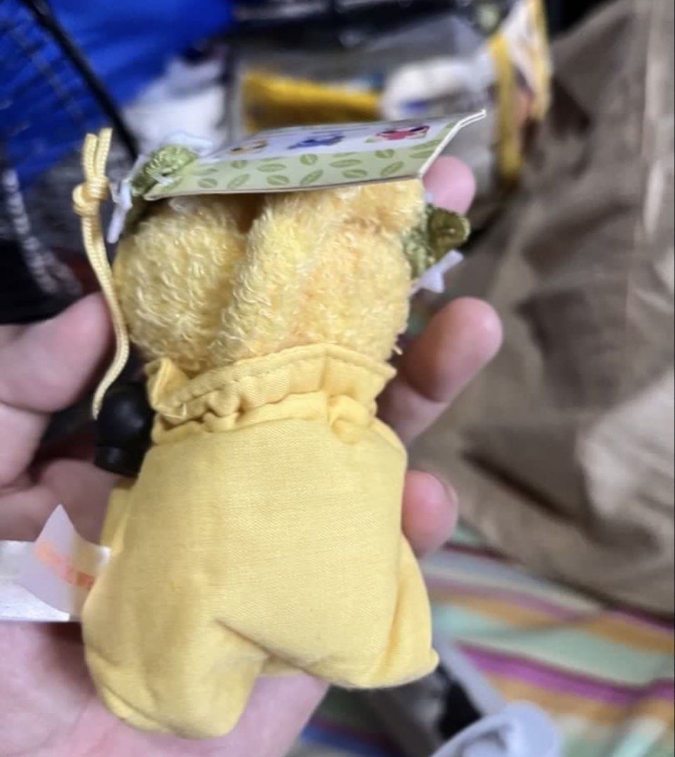 Yellow cat pocket (SALE) (Category: Character Goods) located in Paranaque City. Submitted by bonsaiart (Listing ID 1460022950, Image 2). Description: Brandnew 75”(fixed) +sf Payment via GCASH or paymaya No to meetup No to cop / cod Shipping via j&t only No breaking of set or bundle.