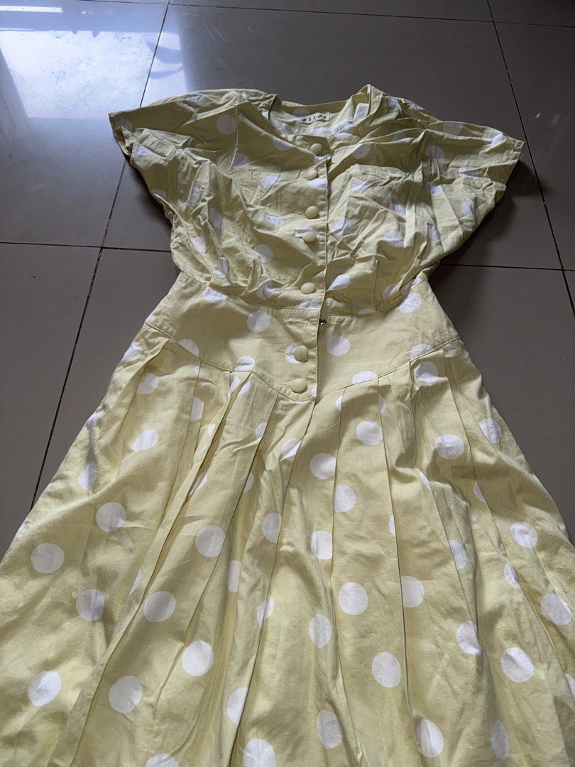 YELLOW POLKA DRESS (Category: Dresses) located in Makati City. Submitted by sassywear.ph (Listing ID 1460036763, Image 2). Description: Small-medium.