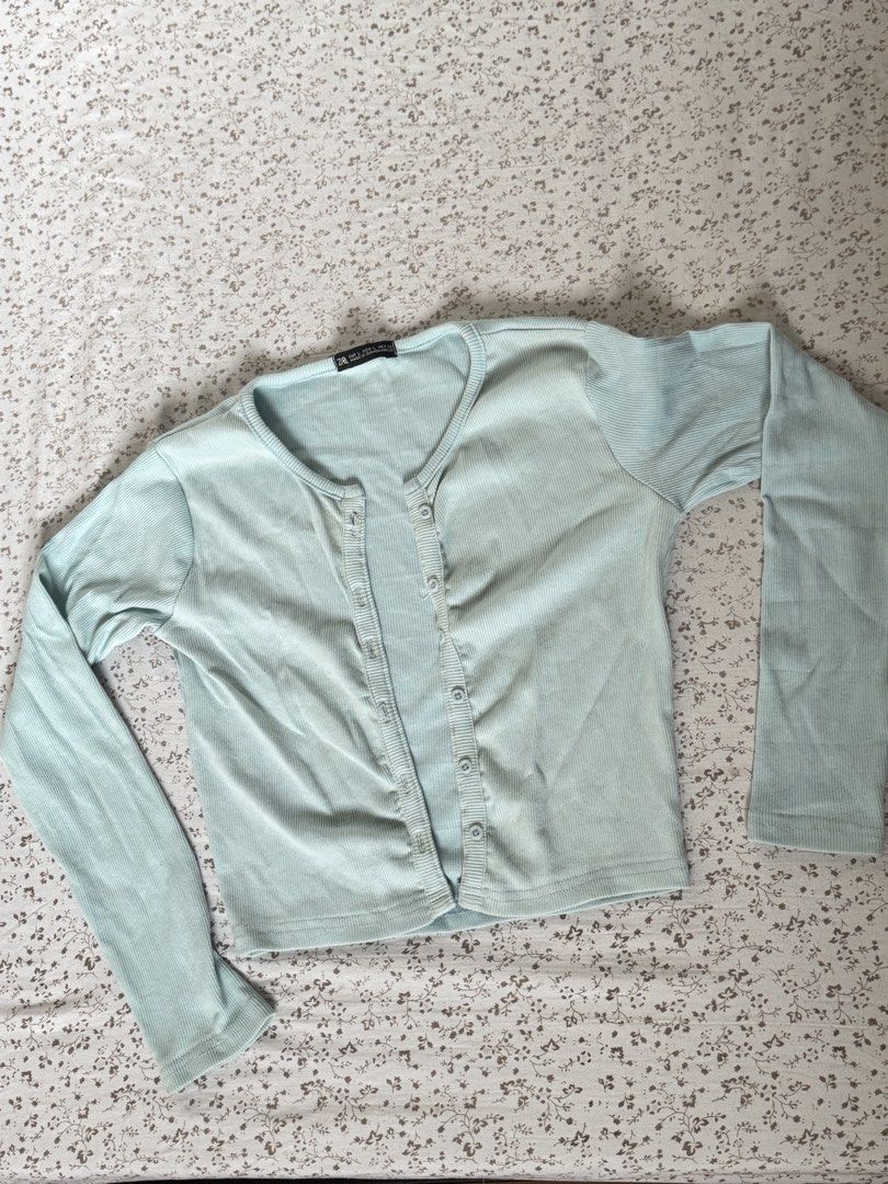 Zara baby blue top (Category: Longsleeves) located in Marikina City. Submitted by raxyi (Listing ID 1459982030, Image 1). Description: .