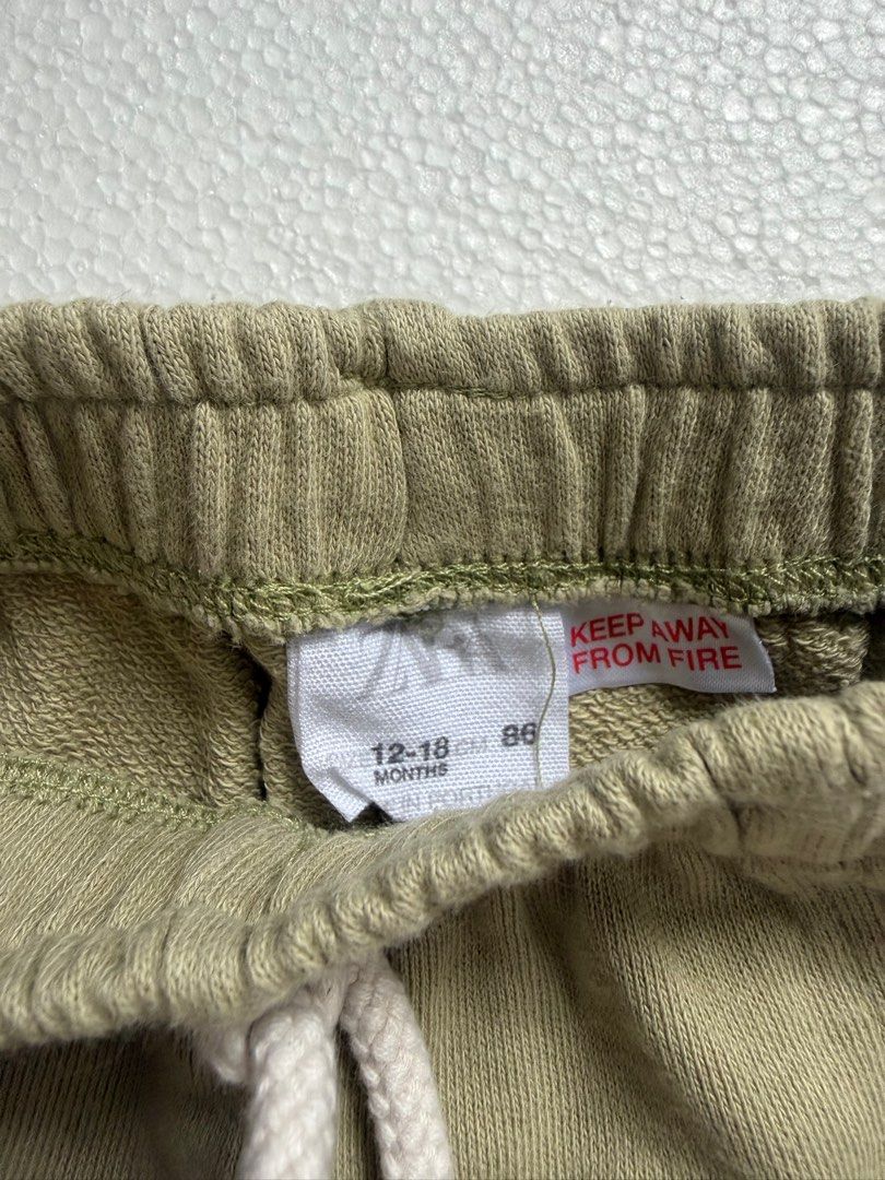 Zara Baby Pants (Category: Babies & Kids Fashion) located in Quezon City. Submitted by doryscloset (Listing ID 1459965002, Image 2). Description: .