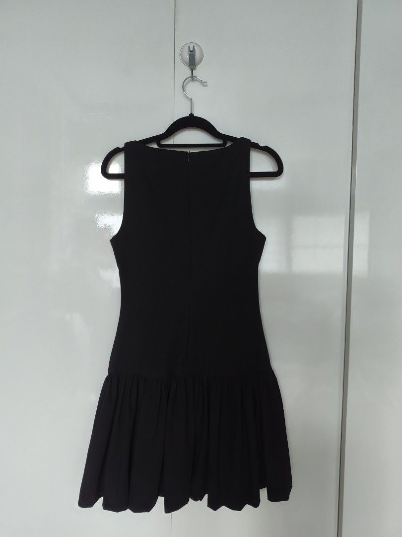 Zara Black Dress Mini (Category: Dresses) located in Manila. Submitted by smilefashion08 (Listing ID 1459919075, Image 2). Description: Original Zara.