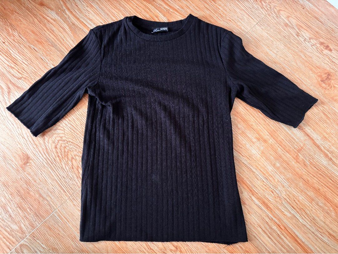 Zara Black Ribbed Long Sleeve Top (Category: Longsleeves) located in Manila. Submitted by mitzdcstr6 (Listing ID 1460004815, Image 1). Description: - Zara W Collection ribbed long sleeve top - Size: S - Material: Comfortable and stretchy - Versatile: Great for layering or wearing on its own - Style: Basic essential for your wardrobe.