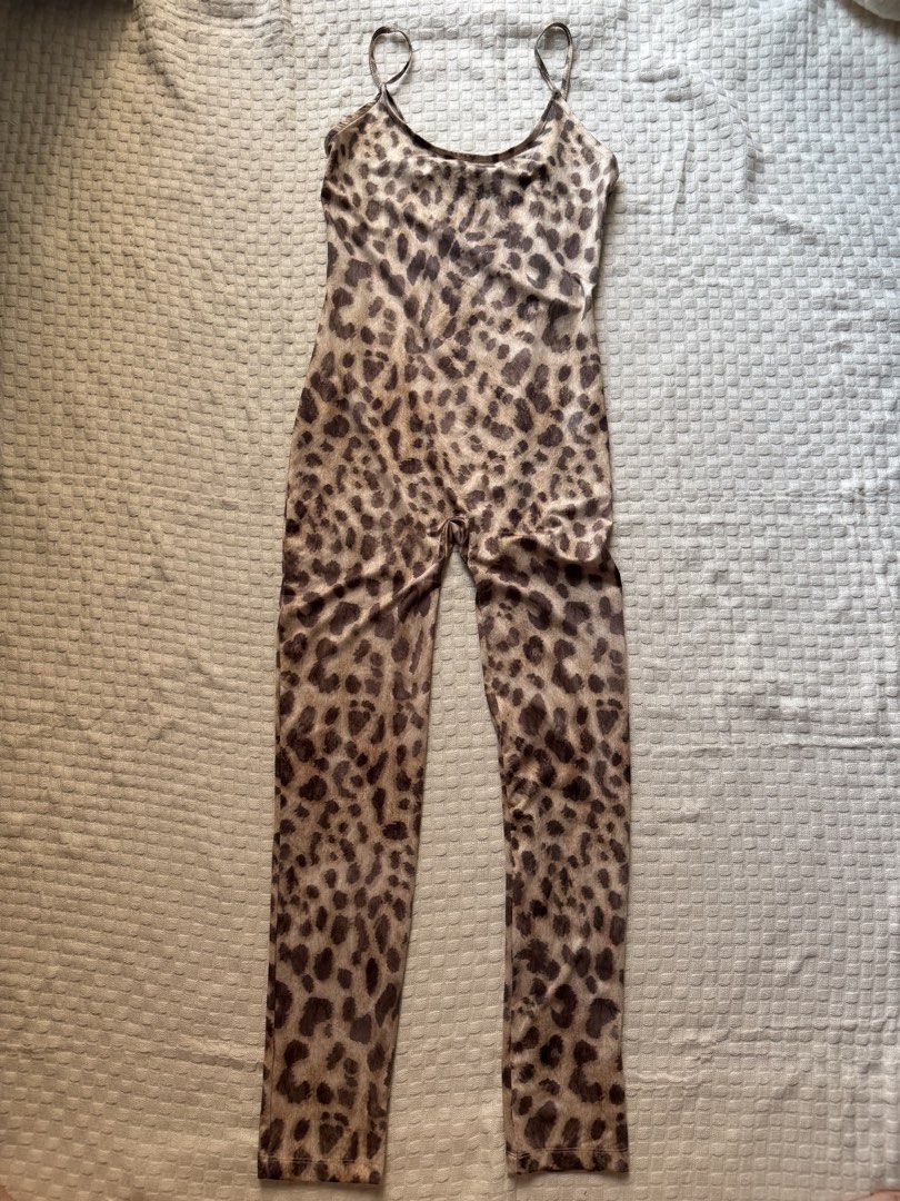 Zara jumpsuit (Category: Jumpsuits) located in Los Banos. Submitted by fashionplate02 (Listing ID 1460015099, Image 1). Description: .