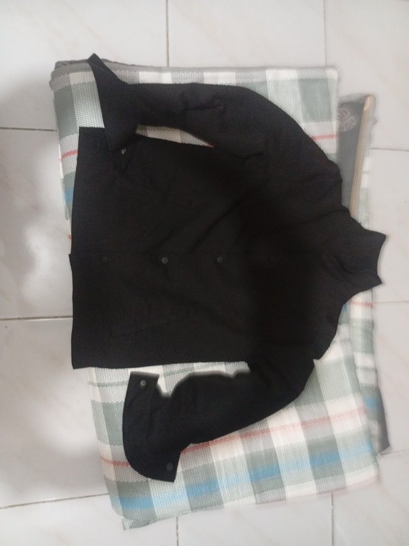 Zara Black Snap-Button Worker / Coach Jacket (Category: Coats, Jackets and Outerwear) located in Cebu City. Submitted by dsomey (Listing ID 1460032712, Image 3). Description: The color lighting maybe different from the original color. Already washed. Payment first always! negotiable. Pay shipping fee. I ship out the order in Saturdays only. I use gcash and only gcash no other paying apps. Flat Measurements (Inches): - Pit-to-Pit: 20" - Length: 26