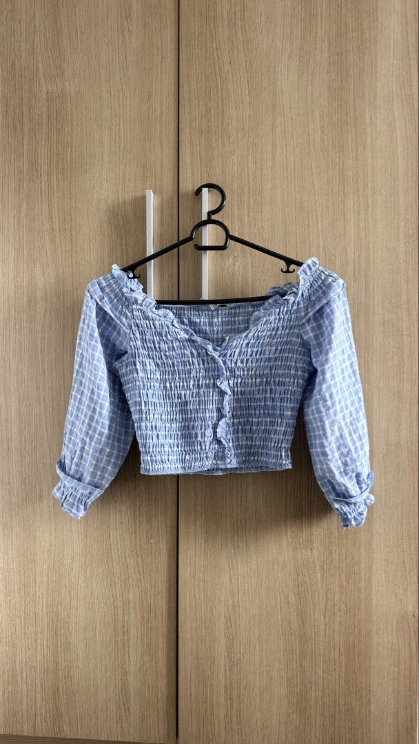 Zara off shoulder top (Category: Blouses) located in Quezon City. Submitted by wearitagain_ (Listing ID 1459906458, Image 1). Description: .