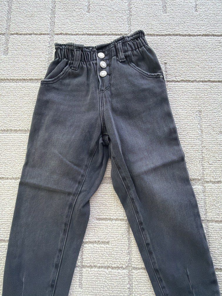 Zara Pants 5Y (Category: Babies & Kids Fashion) located in Tagbilaran City. Submitted by lovedbysjc330 (Listing ID 1459978289, Image 2). Description: .