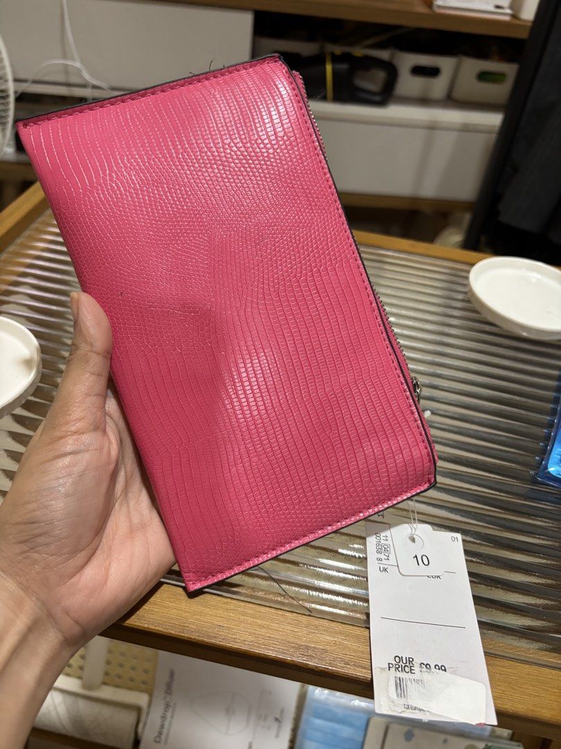 Zara Pink Textured Zip Around Wallet (Category: Wallets & Card holders) located in Las Pinas. Submitted by drecessionista (Listing ID 1459985867, Image 1). Description: - Vibrant bright pink wallet - Textured finish for a stylish look - Secure zip-around closure - Ideal for keeping your essentials organized.