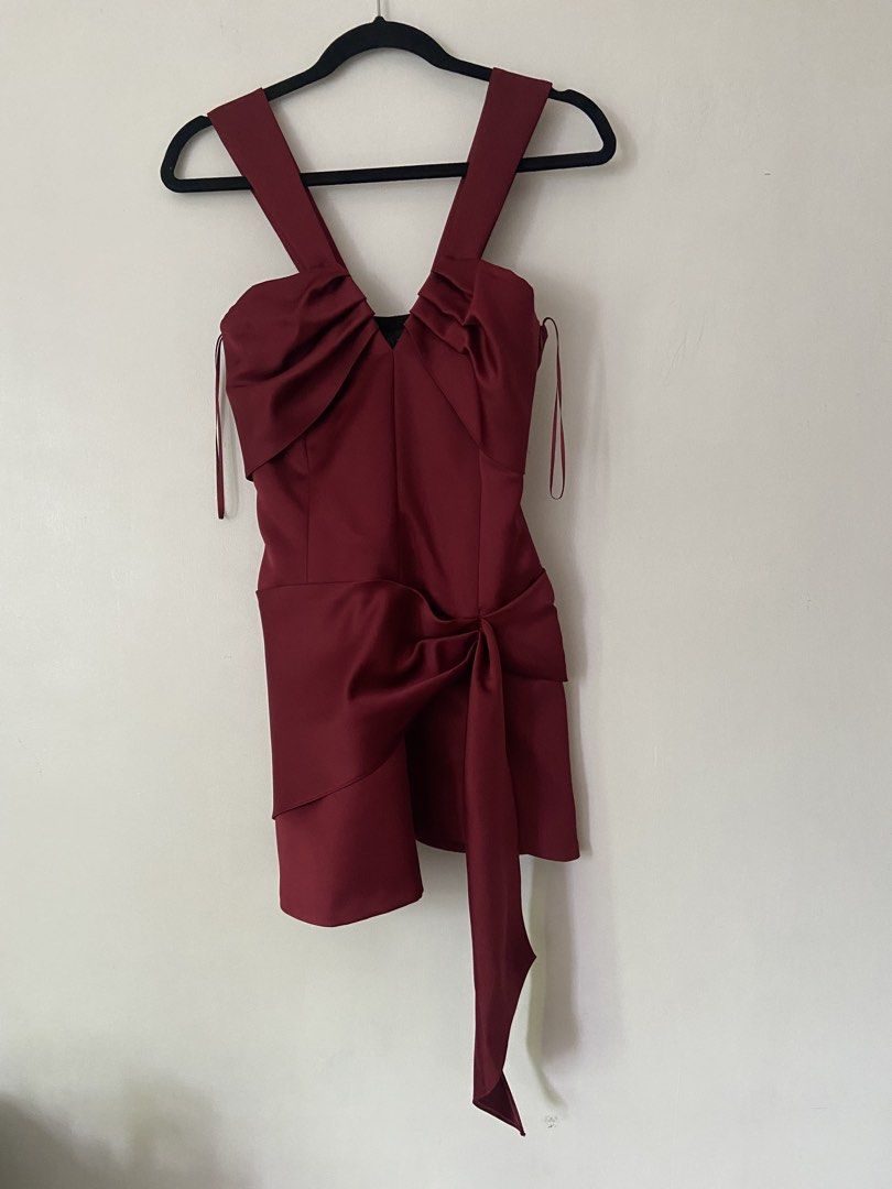 Zara Red Mini Dress (Category: Dresses) located in Baliuag. Submitted by lovedbykirsh (Listing ID 1459942503, Image 1). Description: .