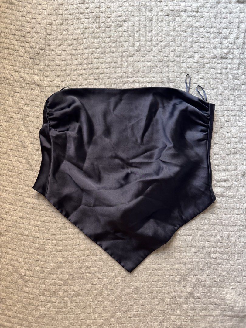 Zara satin scarf top (Category: Others Tops) located in Los Banos. Submitted by fashionplate02 (Listing ID 1460014215, Image 1). Description: .
