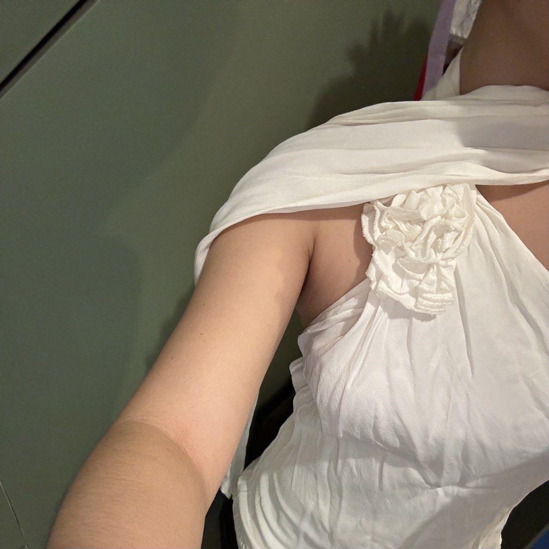 Zara Scarf Dress White (Category: Dresses) located in Quezon City. Submitted by chescuh (Listing ID 1459941015, Image 3). Description: - only used once - no issues, still a 10/10 !! - no lowballing PLS (would rather keep than sell) - pm me for more inquiries - loc: QC/MKT - mop: gcash/bdo.
