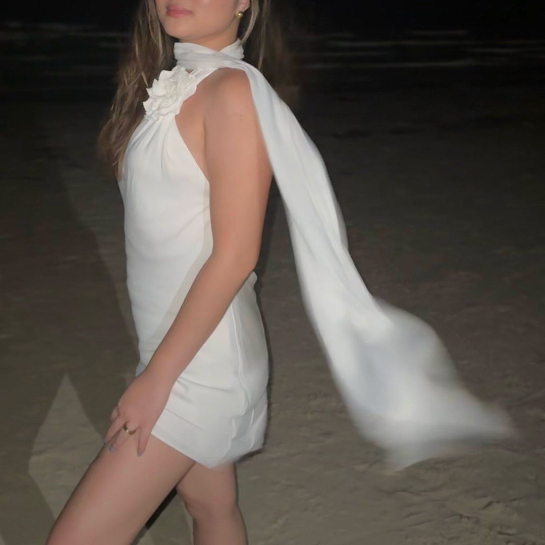 Zara Scarf Dress White (Category: Dresses) located in Quezon City. Submitted by chescuh (Listing ID 1459941015, Image 2). Description: - only used once - no issues, still a 10/10 !! - no lowballing PLS (would rather keep than sell) - pm me for more inquiries - loc: QC/MKT - mop: gcash/bdo.