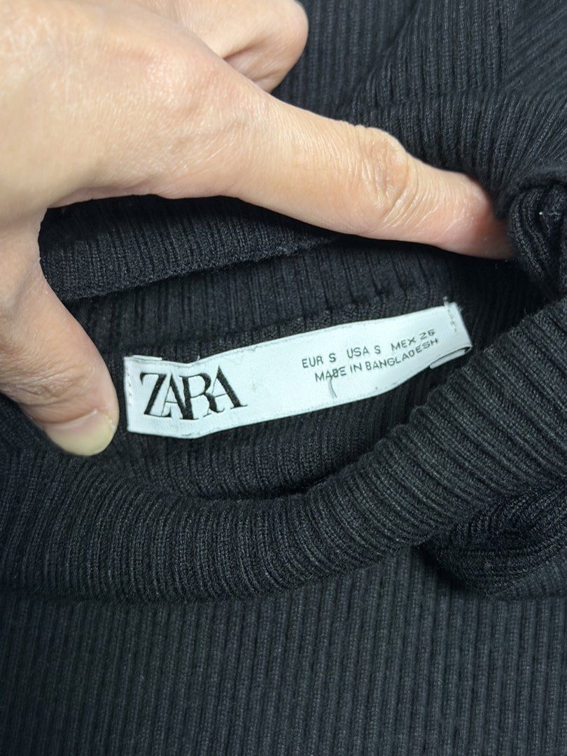 Zara Sleeveless Top (Category: Sleeveless) located in Pasig City. Submitted by joy_b_ (Listing ID 1460065121, Image 3). Description: Zara Top, item is priced 400 pesos each.