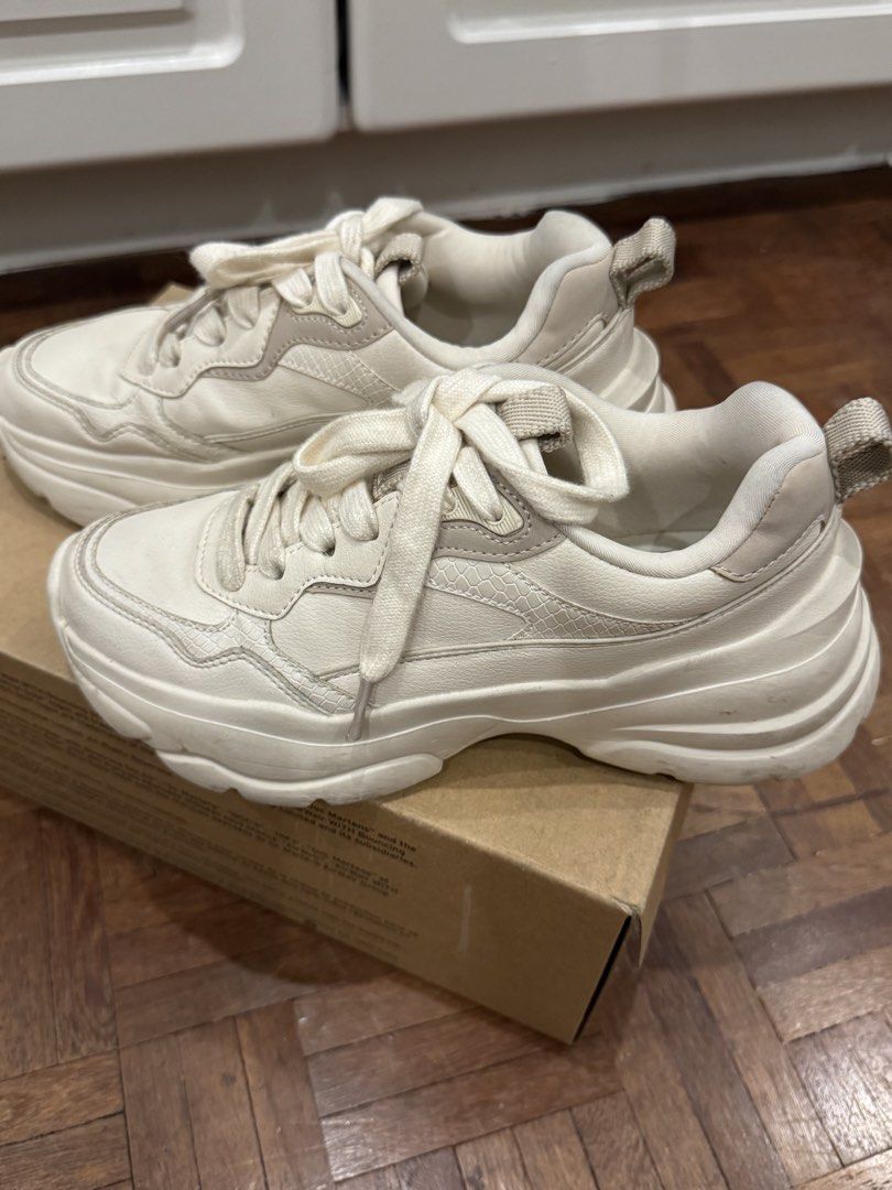 Zara sneakers (Category: Sneakers) located in San Juan City. Submitted by sageberries (Listing ID 1460035961, Image 2). Description: .