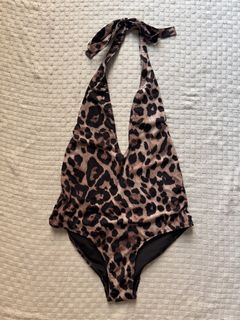 (Category: ) located in . Submitted by fashionplate02 (Listing ID 1460014785, Image 1). Description: .