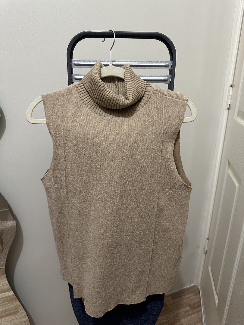 Zara Turtle Neck (Category: Sets or Coordinates) located in Quezon City. Submitted by shopnenita (Listing ID 1459913822, Image 1). Description: .