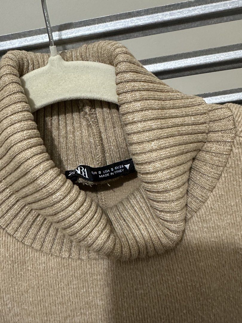 Zara Turtle Neck (Category: Sets or Coordinates) located in Quezon City. Submitted by shopnenita (Listing ID 1459913822, Image 2). Description: .