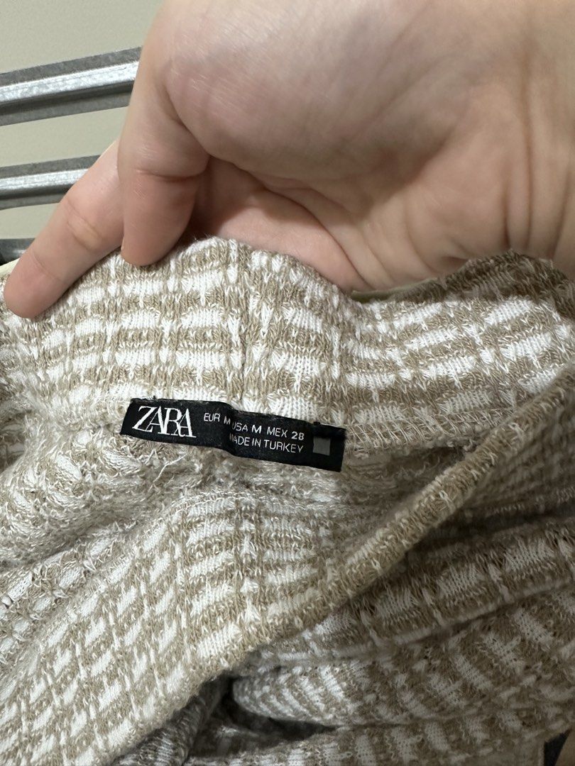 Zara Tweed pants (Category: Other Bottoms) located in Quezon City. Submitted by shopnenita (Listing ID 1459914892, Image 3). Description: .