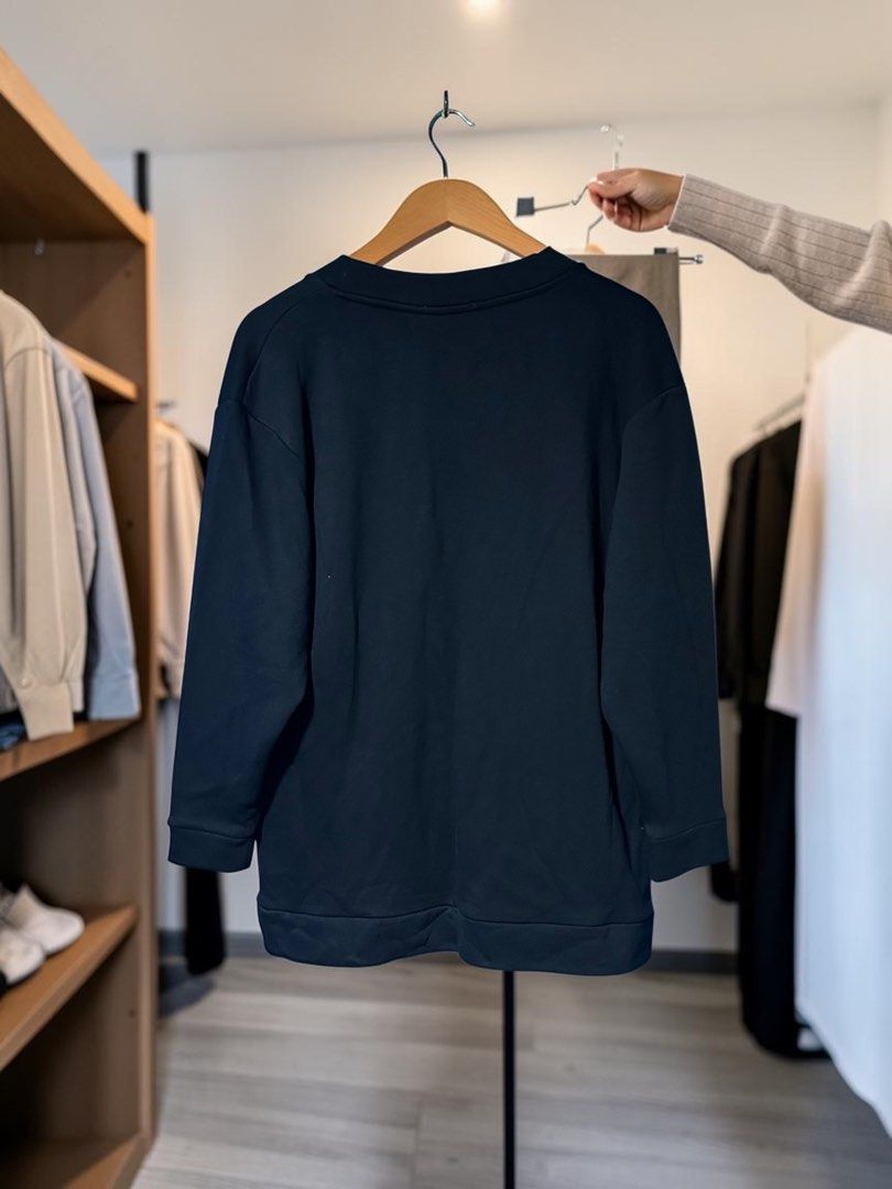 Zara W&B Womes Oversized V-Neck Sweatshirt (Category: Coats, Jackets and Outerwear) located in Caloocan City. Submitted by marcapina2211 (Listing ID 1460095566, Image 2). Description: Zara W&B Small Womes Oversized V-Neck Sweatshirt Dimes: 22x26 No issue With Hang Tags Excellent condition 📍North Caloocan .