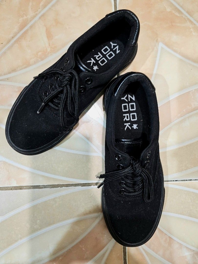 Zoo York Black Canvas Sneakers (Category: Sneakers) located in Manila. Submitted by violetjinnie (Listing ID 1459963056, Image 1). Description: - Brand: Zoo York (from Canada) - Color: Black - Style: Classic low-top canvas sneakers - Closure: Lace-up - Sole: Features a good grip pattern - Ideal for: Everyday wear - Used only about 5 times; it was just stored in the cabinet..