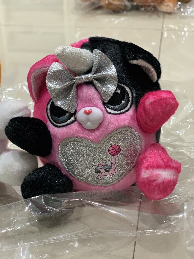 (Authentic) ZURU Rainbocorns Kittycorn Surprise (Category: Designer & Blind Box Toys) located in Marikina City. Submitted by vanssm (Listing ID 1460047074, Image 3). Description: Hindi pa nagamit, niregalo lang. Original bundle of 2.