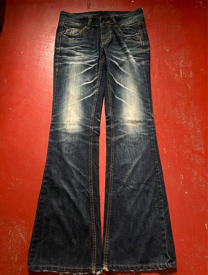 00s Fuga (Category: Jeans) located in Lucena. Submitted by netnyahyo (Listing ID 1460206729, Image 2). Description: 00s Fuga Jeans 00s Fuga Distressed Spiral cut size 30 length 42 thighs 10 knee 7 leg op 7 price : sold 00s Fuga Clawmarks Flared. size 26-27 length 42 thighs 9 knee 6 leg op 8.5 price : 3k .