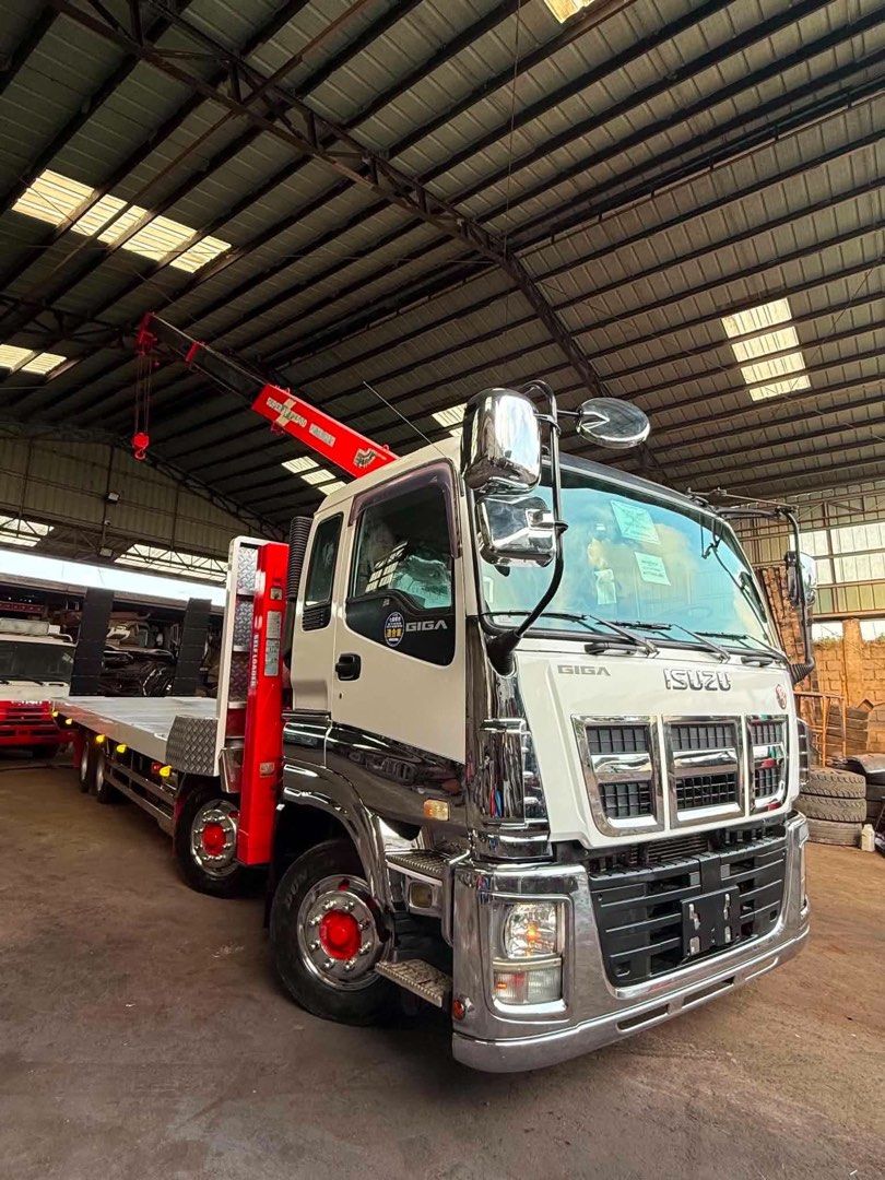 12W Selfloader with Boom 5tons + Ramp & Winch New Face 6UZ1 (Category: Heavy Vehicles) located in Bulacan. Submitted by arvin_custodio (Listing ID 1460134427, Image 3). Description: Isuzu Giga 12W Selfloader with Boom 5tons + Ramp & Winch New Face 6UZ1 engine Chrome face Molye Alcoa rim Aircon cabin Complete papers Cash/Financing Call: 0919-096-9833 .