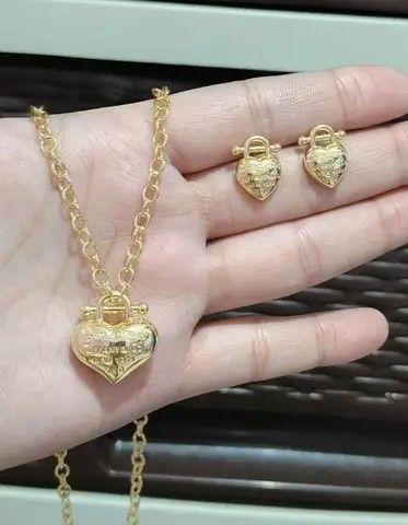 14K Vermeil Gold 2n1 Set (Category: Necklaces) located in Caloocan City. Submitted by cheskhaionlinestore2.0 (Listing ID 1460288905, Image 2). Description: New Collection 🥰 14k GOLD VERMEIL 2n1 Set ₱1200 only 📌 What is Vermeil Gold? 14K Vermiel Gold Gold vermeil (pronounced ver-may) is a high-quality type of gold-plated jewelry defined by a sterling silver base metal, a thick gold layer (at least 2.5 microns), and a gold purity of 10 karats or 