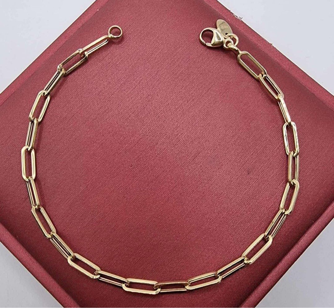 18k Gold Bracelet (Category: Bracelets) located in Quezon City. Submitted by sky-the-great (Listing ID 1460107032, Image 1). Description: selling my personal gold bracelet 2.30 grams 7.1k per gram 📍quezon city.