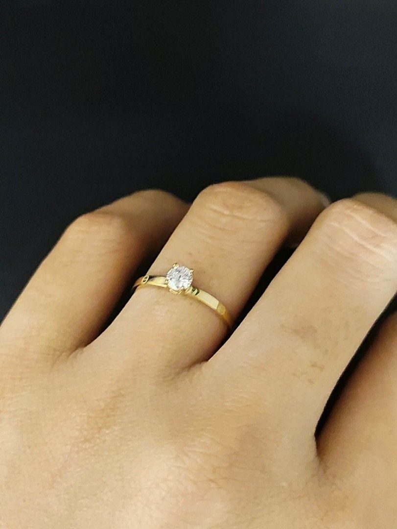 18k Saudi gold lightweight engagement ring (Category: Rings) located in Manila. Submitted by bhelgoldseller2ndaccount (Listing ID 1460135901, Image 3). Description: New!!✨New!!✨New!! Authentic 18k Saudi Golds 💯pawnable/naisasanla 💯with high appraisal rate 💯good investment 💯Direct supplier price 👉OPEN for resellers 🌺please take time to evaluate their actual sizes and grams 👉Best panggift for all occasions ✅ Sold per grams not per piece Kya 