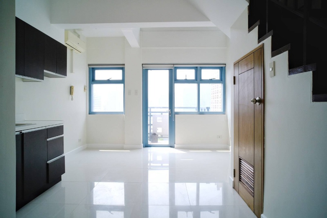 (Category: ) located in . Submitted by REMAXCapital (Listing ID 1460164456, Image 1). Description: .