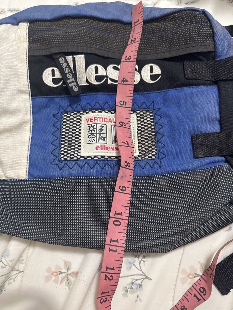 2027 Ellesse big belt bag (Category: Belt bags, Clutches and Pouches) located in Silang. Submitted by sari2bilina (Listing ID 1460265798, Image 2). Description: .