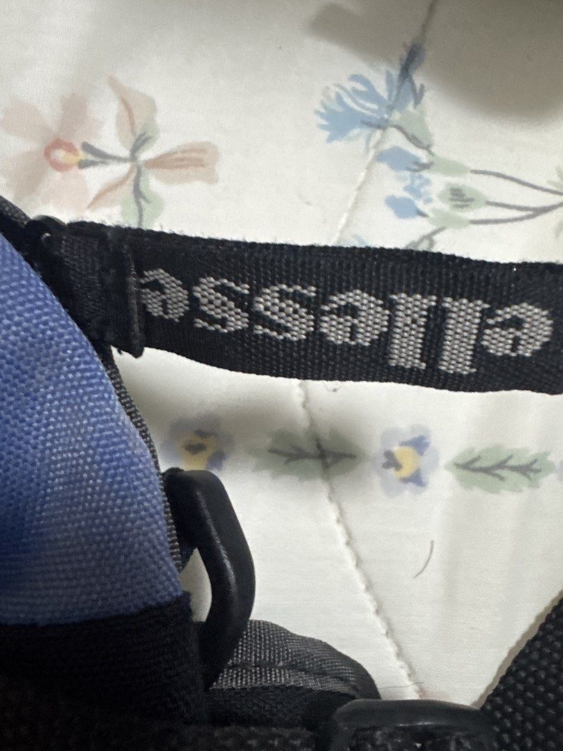 2027 Ellesse big belt bag (Category: Belt bags, Clutches and Pouches) located in Silang. Submitted by sari2bilina (Listing ID 1460265798, Image 3). Description: .