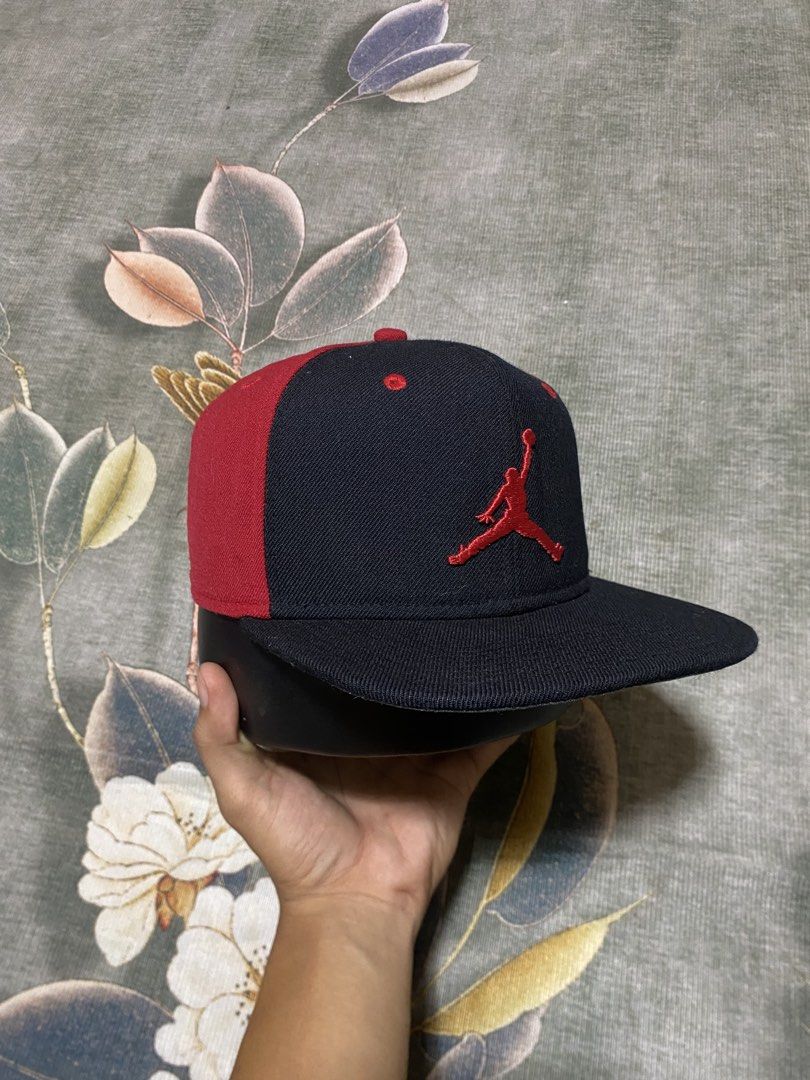 2 Tone Breds Jordan Old Release (Category: Caps & Hats) located in Santa Rosa. Submitted by doublepicollections (Listing ID 1460223800, Image 1). Description: 1size fit to all adult Snap Back Old Release Excellent Condition 9.5/10 Color Rate.