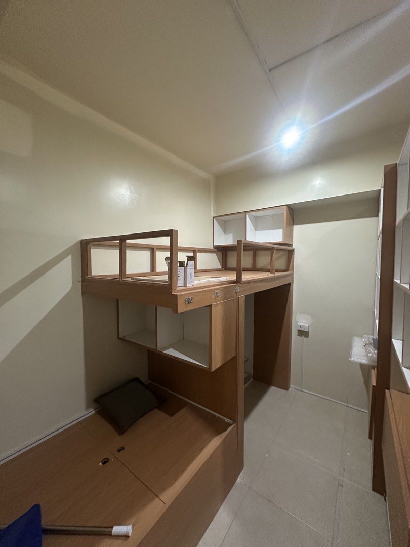 FOR SALE |AVIDA SOLA TOWER 1 (Category: Apartments & Condos) located in Mandaluyong City. Submitted by aristeo.narito (Listing ID 1460300588, Image 3). Description: Location Edsa, North Triangle, Brgy Bagong Pagasa, QC Price: 12.5M Gross Unit area: 47.88sqm Terms of payment:Cash basis With Title and Tax Dec Amenities: Swimming pool, Basketball Court, Kids Playground, Gym, Function Room.. Inclusion: Shower Heater, 7cuft refrigerator, 2 window type