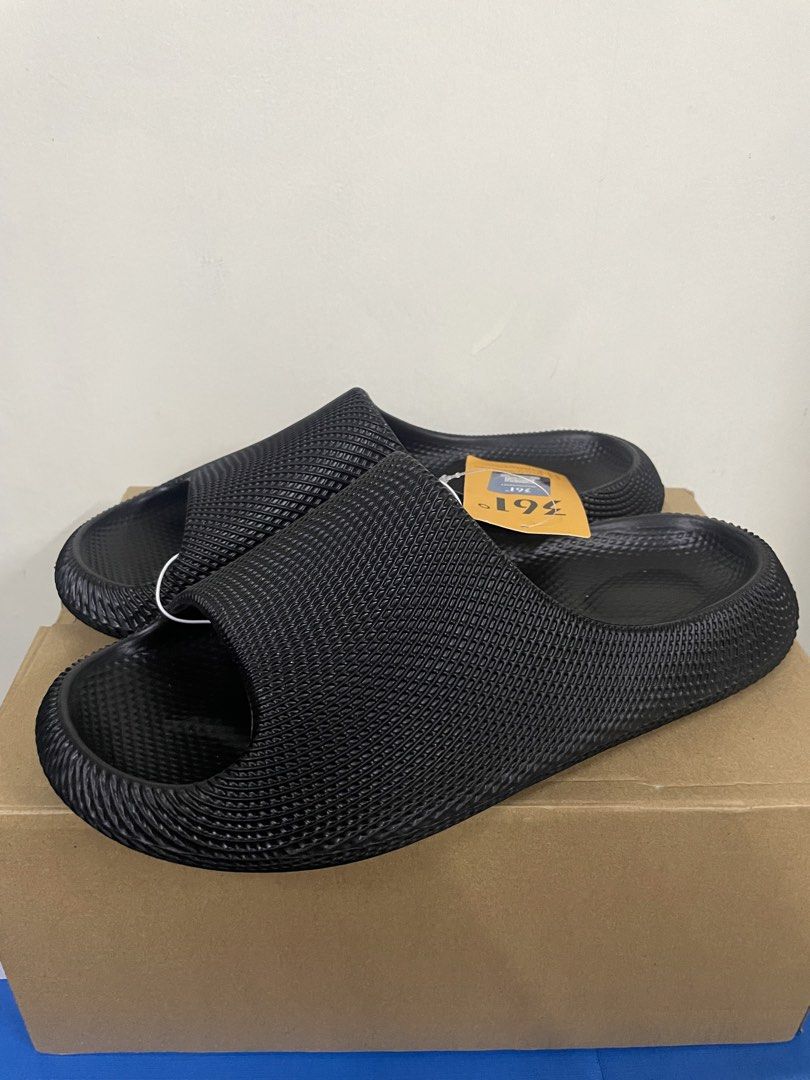 361 Degree 3D Printed Slide Black US11 (Category: Slippers & Slides) located in Quezon City. Submitted by drake0302 (Listing ID 1460203476, Image 1). Description: For sale: 361 degree 3d printed slide black US11 , bnew , super soft and super comfy , authentic.