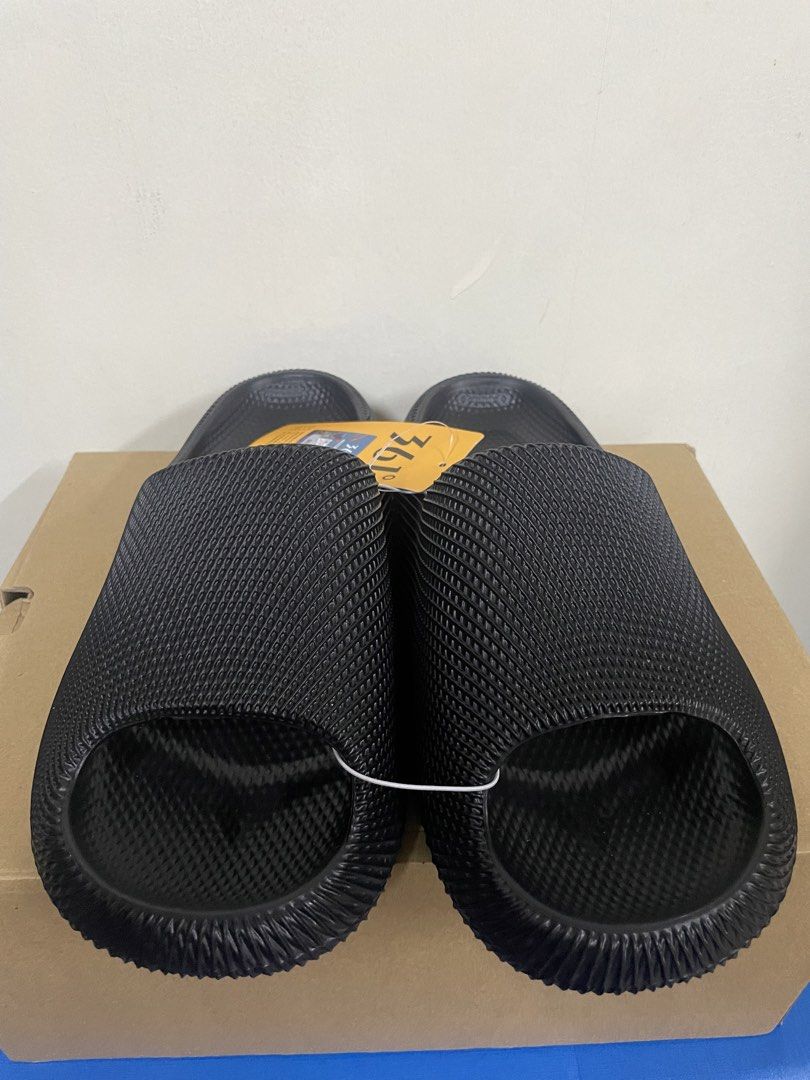 361 Degree 3D Printed Slide Black US11 (Category: Slippers & Slides) located in Quezon City. Submitted by drake0302 (Listing ID 1460203476, Image 2). Description: For sale: 361 degree 3d printed slide black US11 , bnew , super soft and super comfy , authentic.