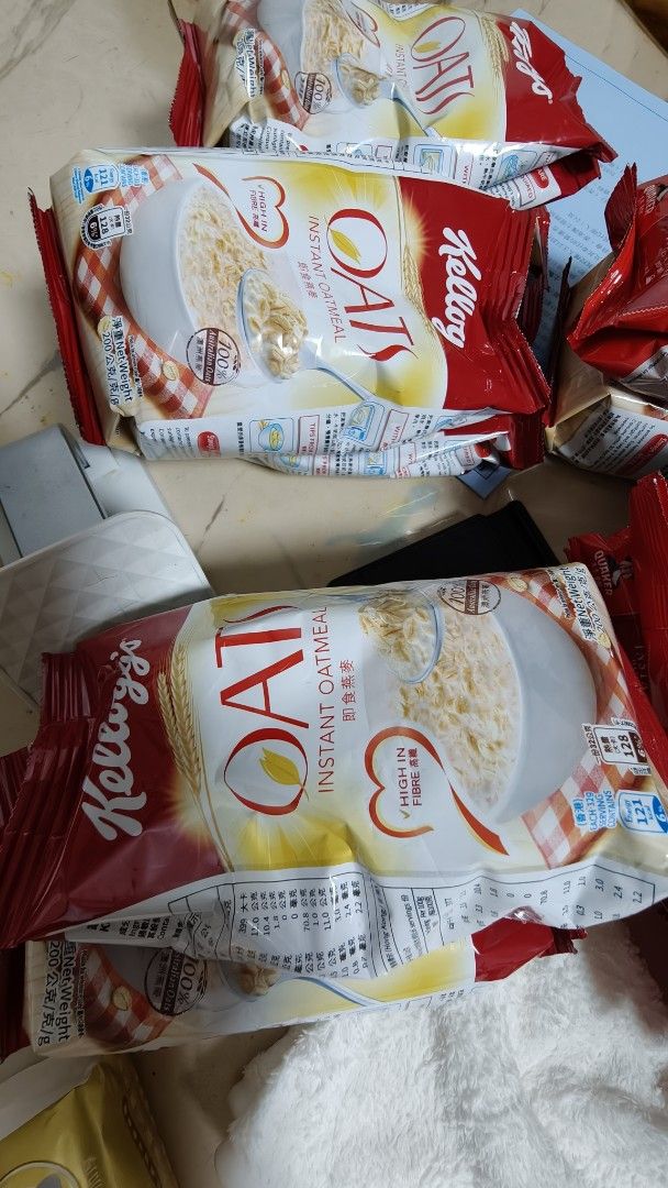 即食麥片 （分類：包裝食物&即食食物）位於 Hong Kong。 由 fonghillman 提交（商品編號 1460236239，圖片 3）。簡介： 50元合共24包.不散賣27年10月到期只限秀茂坪商場惠康門口交收。