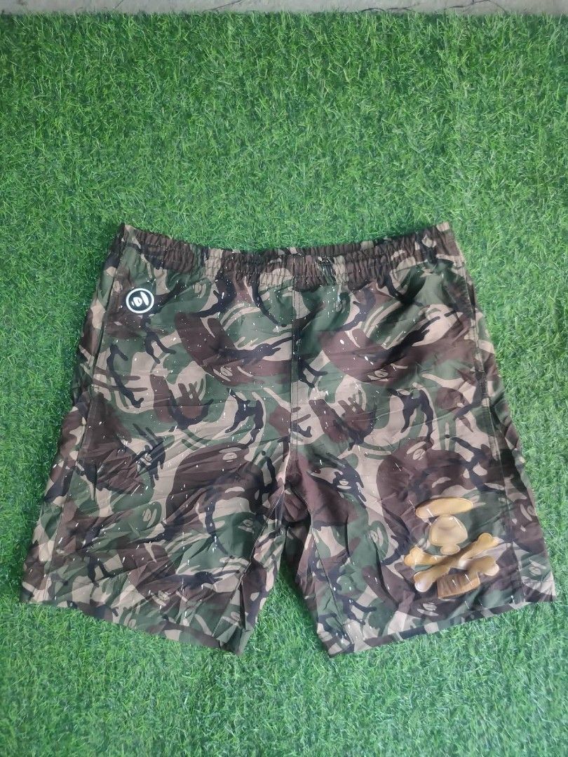 Aape walking short (Category: Shorts) located in Vinzons. Submitted by khasanche43622 (Listing ID 1460232521, Image 1). Description: Verygood condition Waist-34-38 L-19 Large on tag See last 2 Pic s issue.