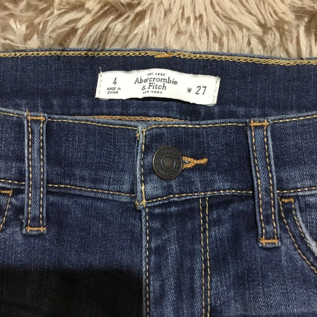 Abercrombie & Fitch Shorts (Category: Shorts) located in Baguio. Submitted by jaaanee (Listing ID 1460193279, Image 3). Description: No issue MOD : JNT MOP : GCASH.